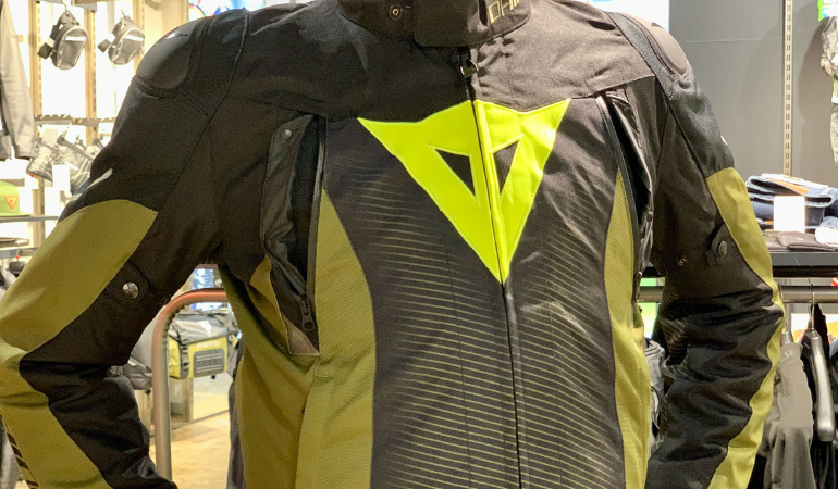 スタッフ待望のD-DRYスポーツジャケット『SUPER SPRINT D-DRY JACKET